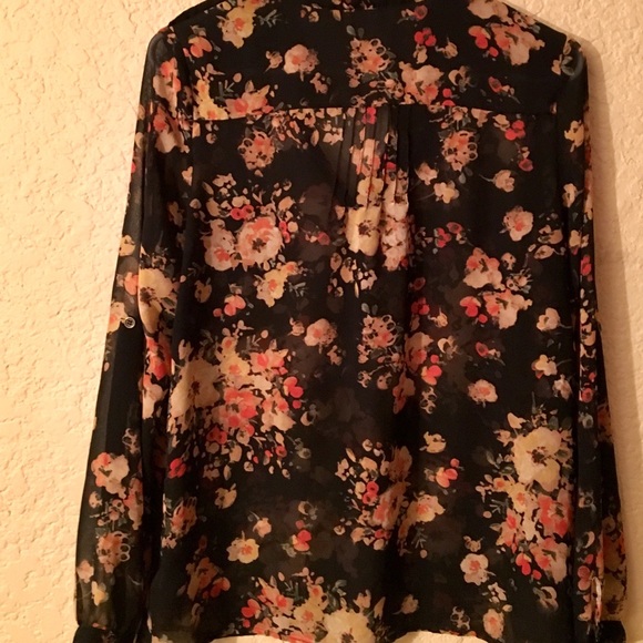 Autumn flowers Sheer Blouse - Picture 5 of 5